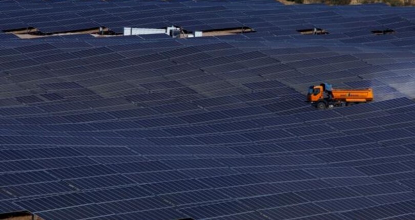 Más de 1.200 personas construyen la planta fotovoltaica de Iberdrola en Badajoz