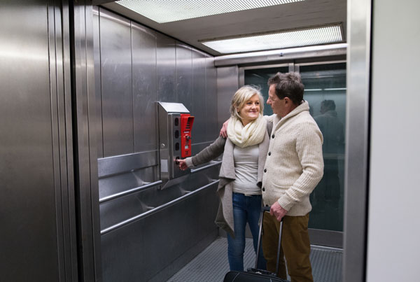 Cacereños atrapados sin ascensor