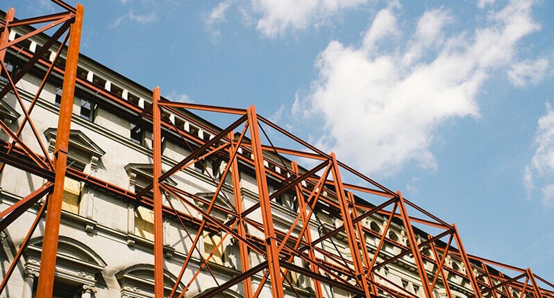 El sector de la construcción sigue creciendo, pero de forma más moderada